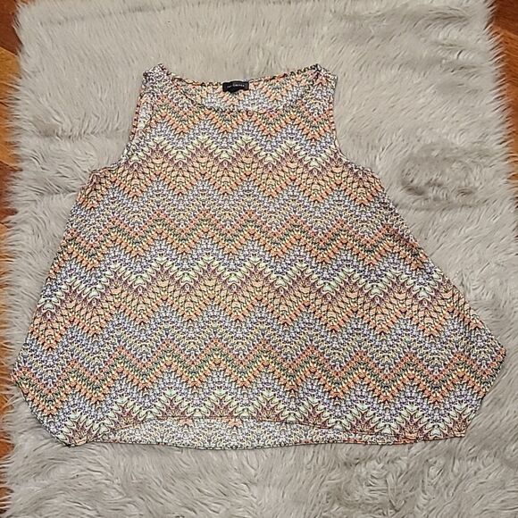The limited multi colored chevron pattern design flowy tank top size medium - Picture 1 of 5